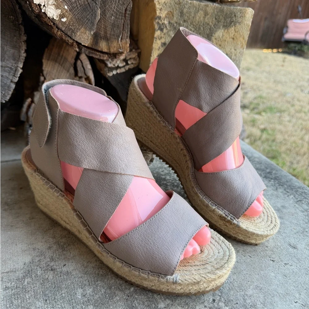 Eileen Fisher Tan Espadrille Wedge Sandals leather upper‎ & jute wrapped Sz-8. S